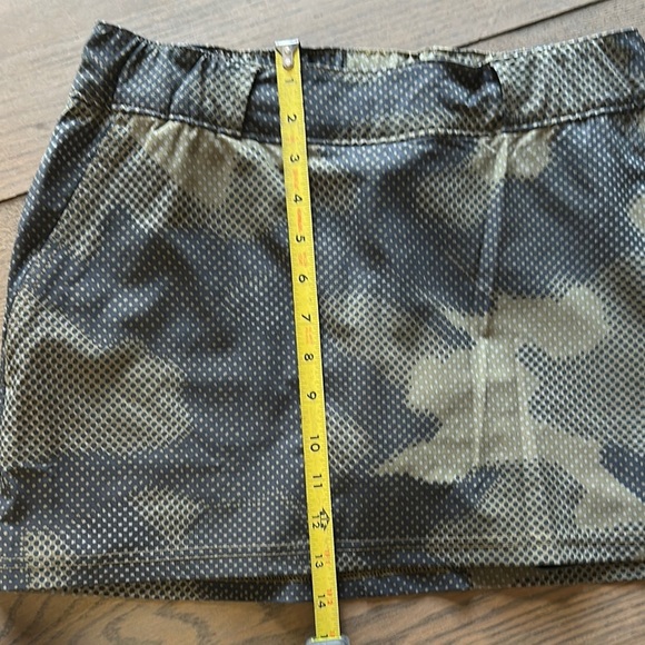 Columbia Women's Pleasant Creek Skort Omni-shield Stone Green Spotted Camo - Picture 4 of 6